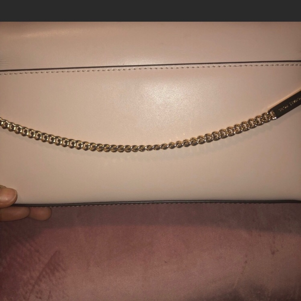 😍BRAND NEW MICHAEL KORS CLUTCH 💥 - Picture 4 of 6